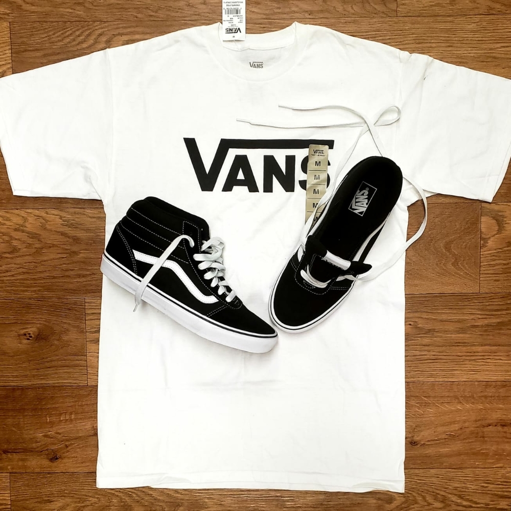 Vans T-Shirt and sneakers